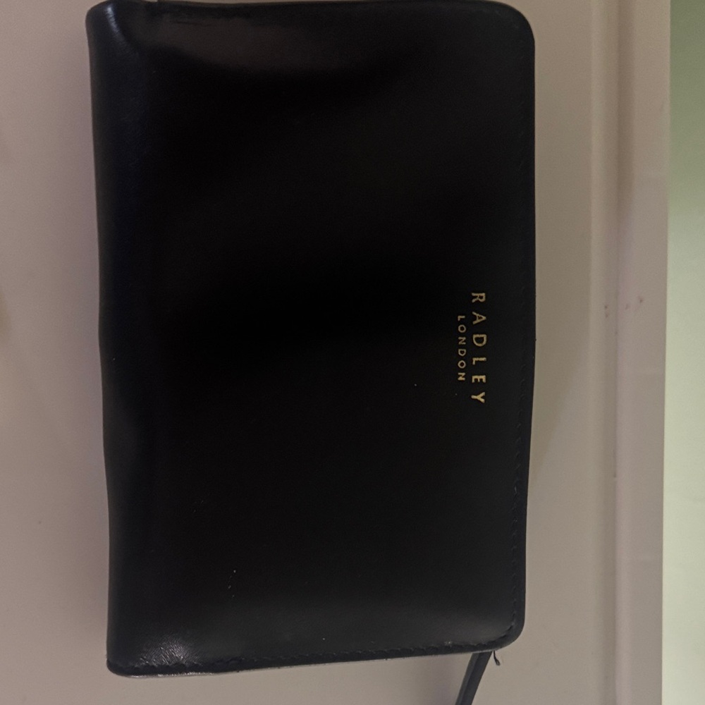 RADLEY LONDON Black Wallet with Green Dog Emblem - Picture 4 of 6